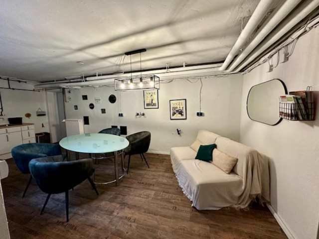Tinyhaus & Souterrain Apartment In Ortenberg Ortenberg  Екстериор снимка